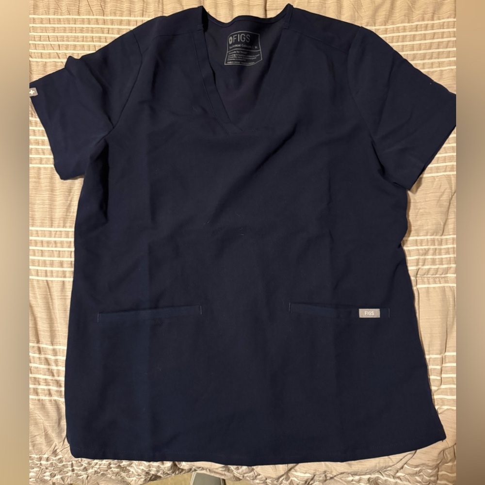 Figs women’s Navy Blue scrub top size M